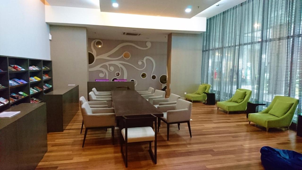 Regalia Suites Infinity Pool กัวลาลัมเปอร์ ภายนอก รูปภาพ