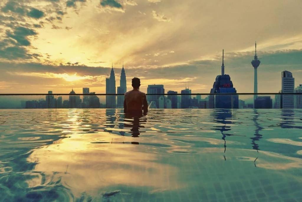Regalia Suites Infinity Pool กัวลาลัมเปอร์ ภายนอก รูปภาพ
